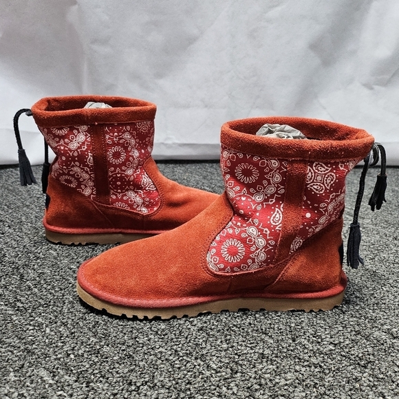 UGG Kaelou Red White Suede Bandana Booties Size 4 - Picture 4 of 8